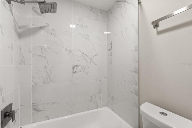 Building Photo - 2592 Grassy Point Dr