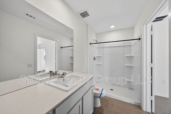 Building Photo - 10647 Nye St