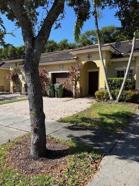 Building Photo - 1176 NE 32nd Ave