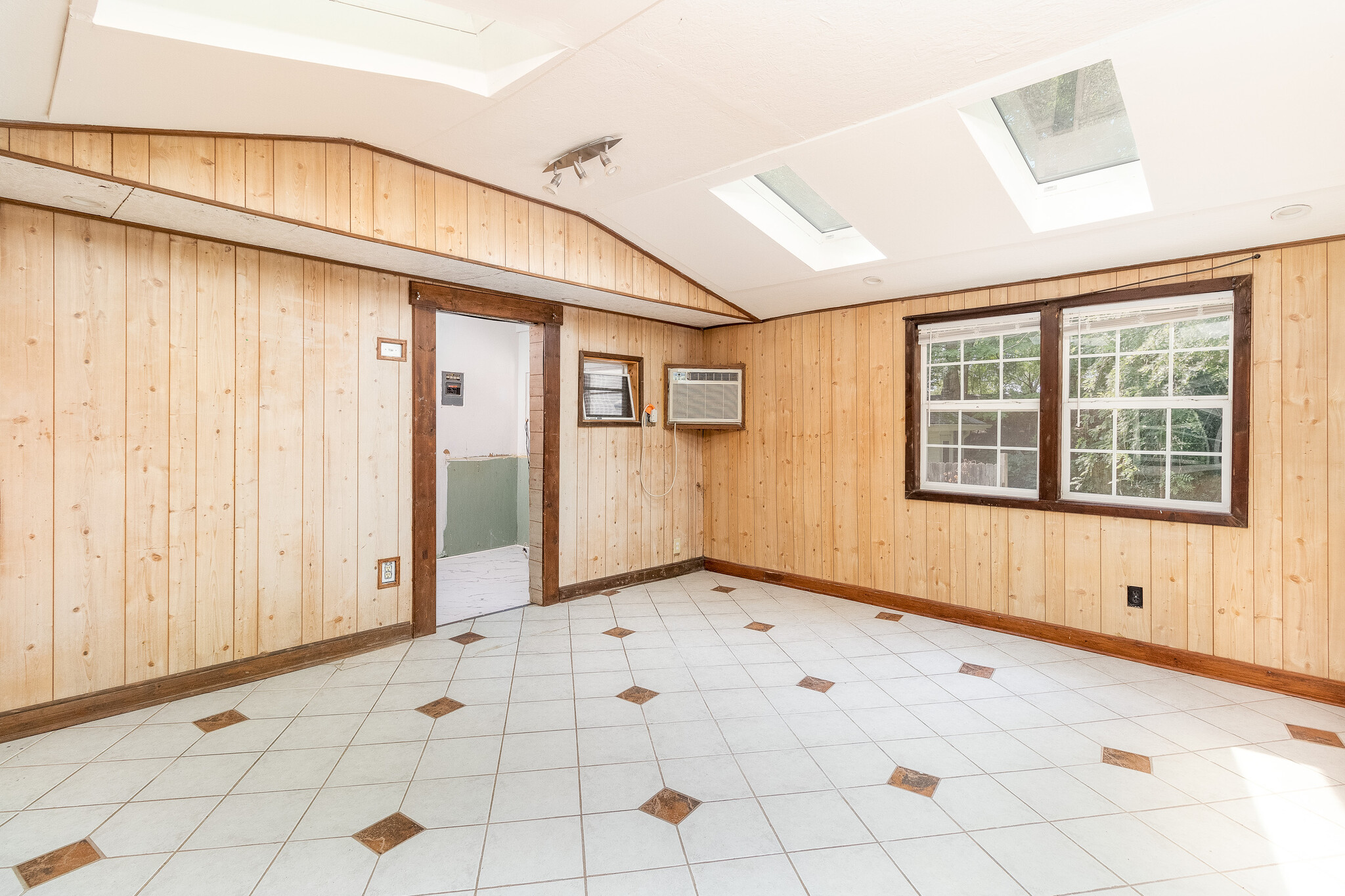 Entrance into kitchen - 1510 Glenwood Ave