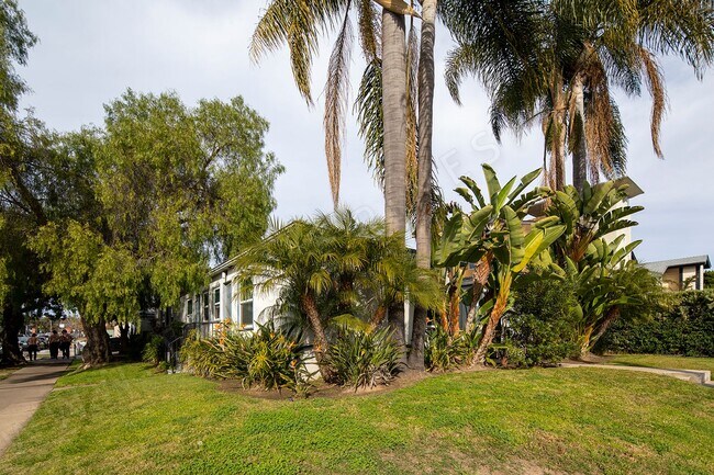 Building Photo - *OPEN HOUSE: 8/31 9-10:30AM* Charming Stud...