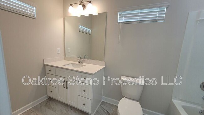 Building Photo - 2585 Ocean Dr NW