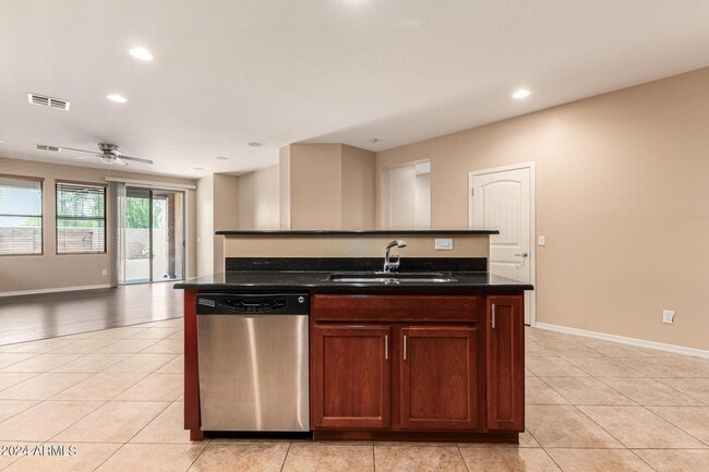 Building Photo - 4706 S Twinleaf Dr