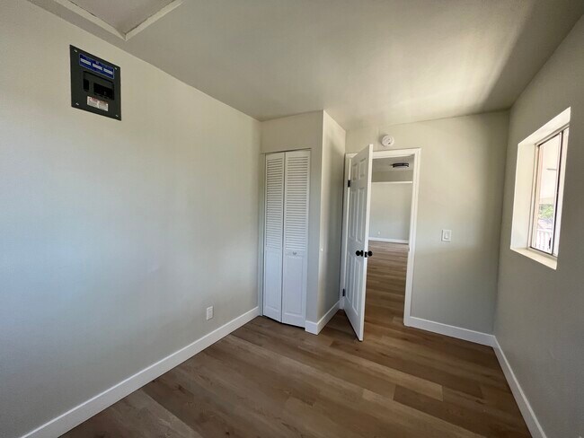 Building Photo - 1514 S Bentley Ave