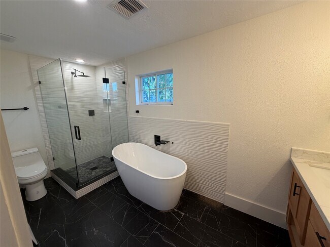 Building Photo - 6026 Willowbend Blvd