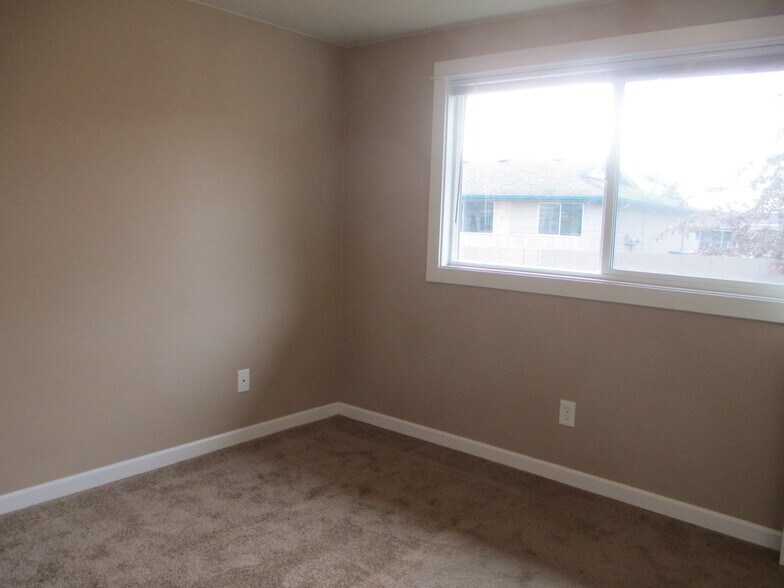 Building Photo - 3322 NE Lancaster St