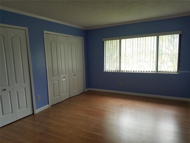 Building Photo - 5421 Vineland Rd