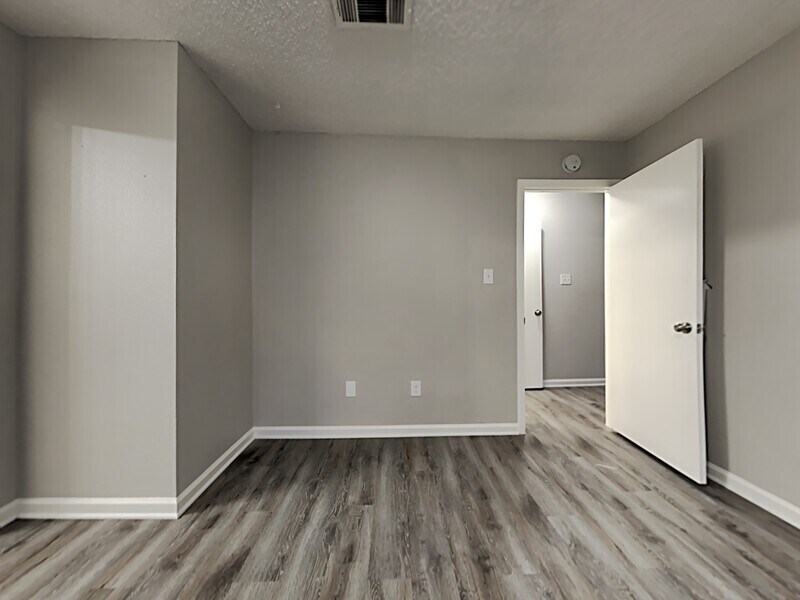 Building Photo - 25311 Mill Pond Ln