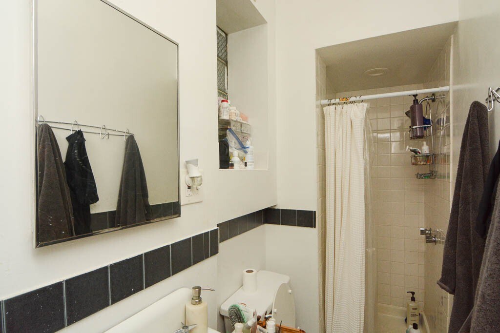 Building Photo - 1933 W Crystal St