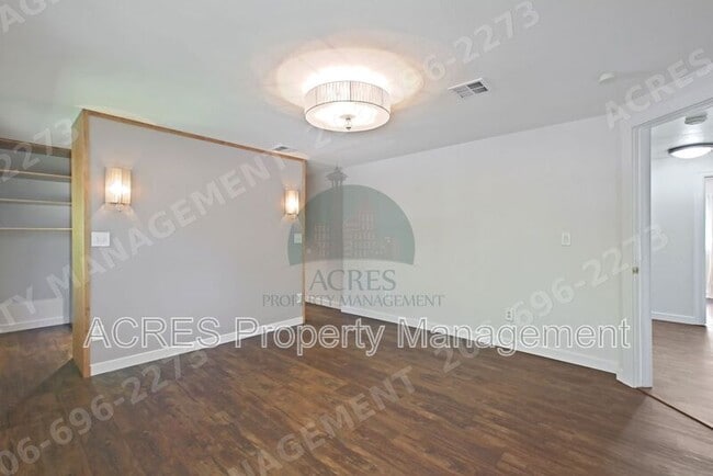 Building Photo - 15446 21st Ave SW
