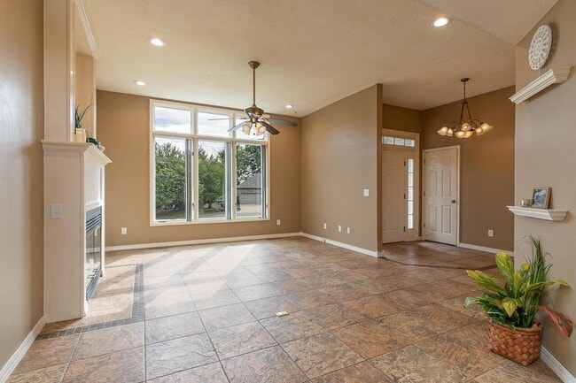 Building Photo - 5095 S Wanda Gray Ave