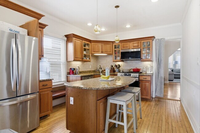 Building Photo - 907 Ferdinand Ave