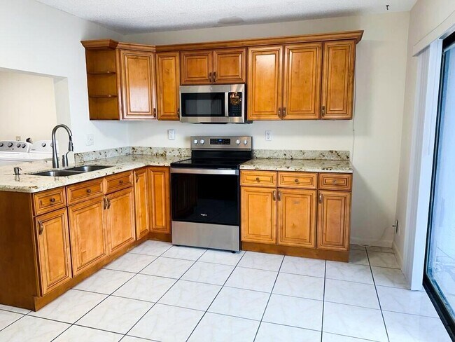 Building Photo - 3094 Bermwood Ln