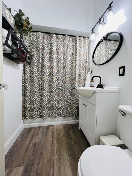 Bathroom - 315 S Washington St
