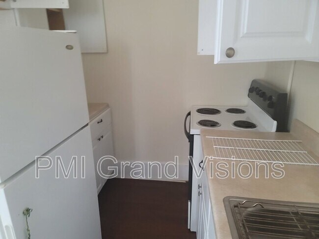 Building Photo - 601 1/2 Monroe