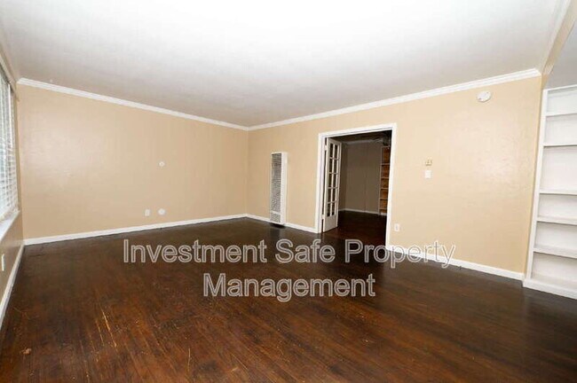 Building Photo - 4982 Baltimore Dr