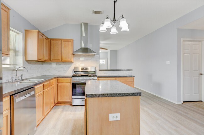 Building Photo - 20119 Bitterroot Ranch Dr