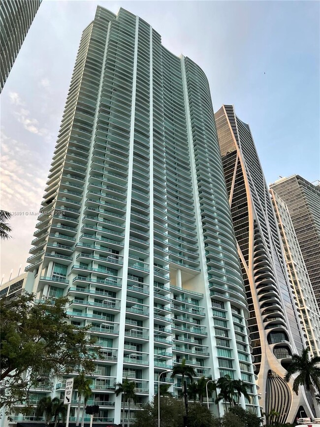 Building Photo - 900 Biscayne Blvd