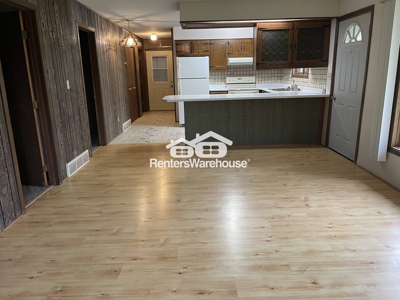 Primary Photo - W4774 Pierce Rd