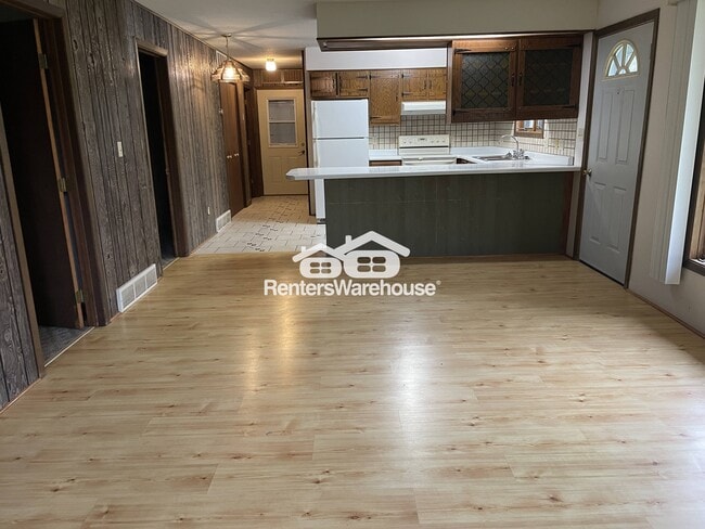 Building Photo - W4774 Pierce Rd