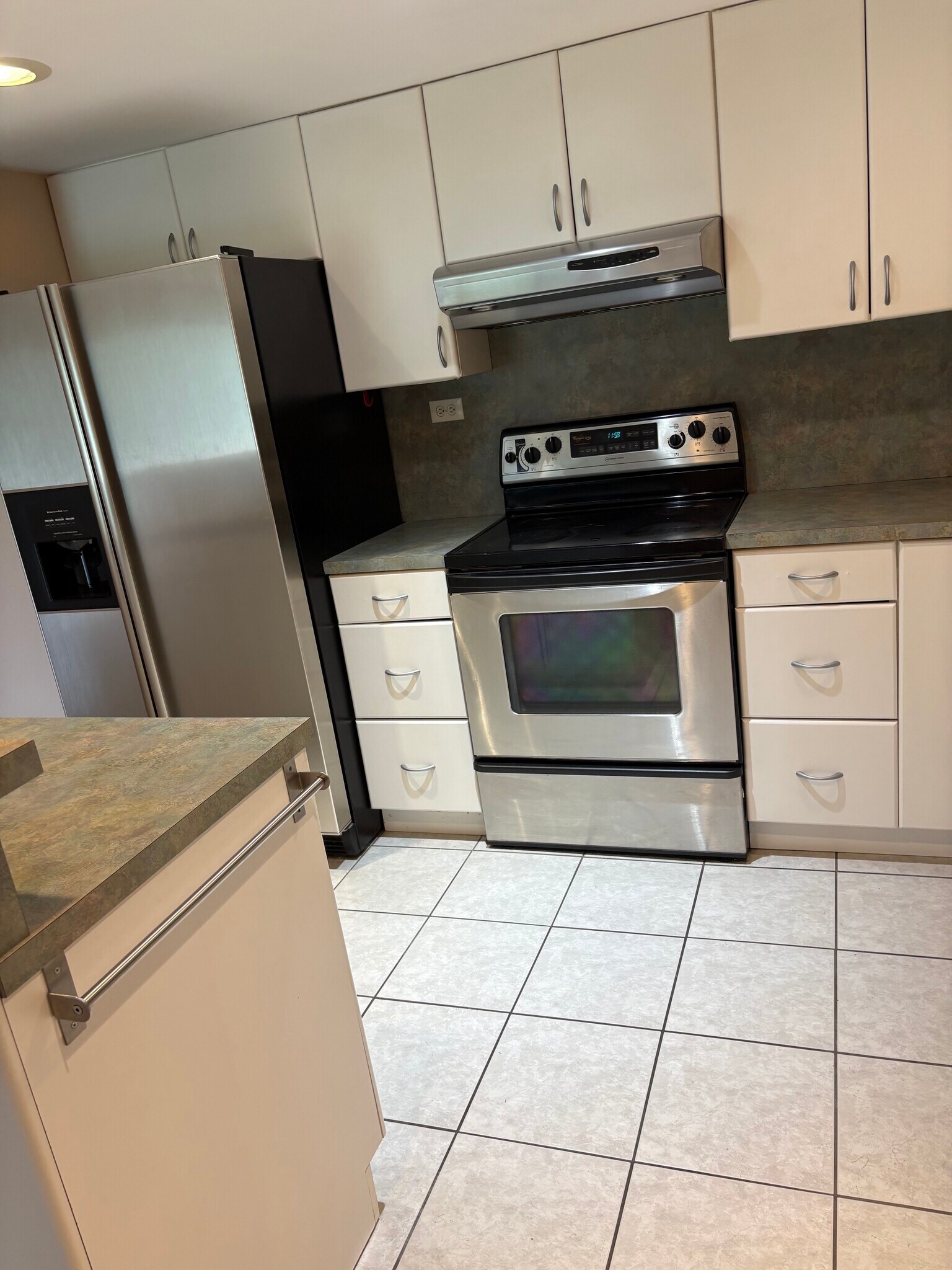 Building Photo - 475 Plum Creek Dr