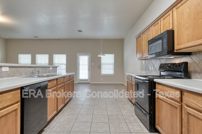 Building Photo - 130 Carmel Dr