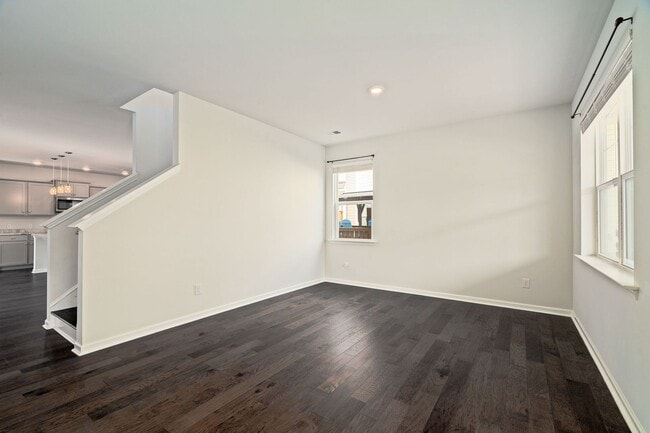 Building Photo - Cozy Living in The Ponds