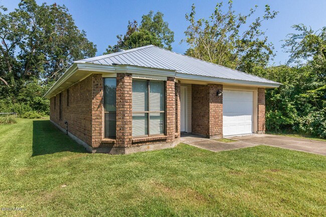 Building Photo - 142 Sandest Dr