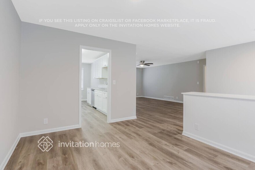 Building Photo - 2157 Rolling View Dr