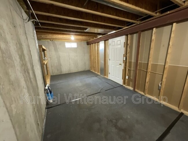 Building Photo - 1545 Fairoaks Dr