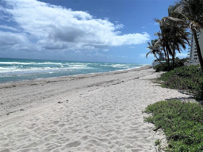 Building Photo - 2080 S Ocean Dr