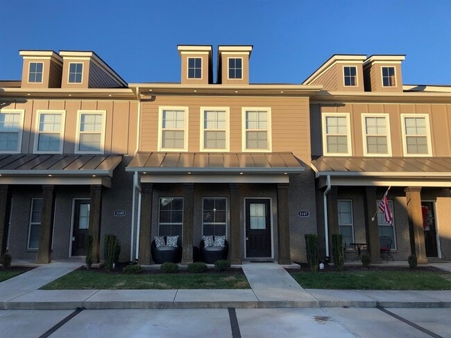 Building Photo - 3107 Blue Sky Dr