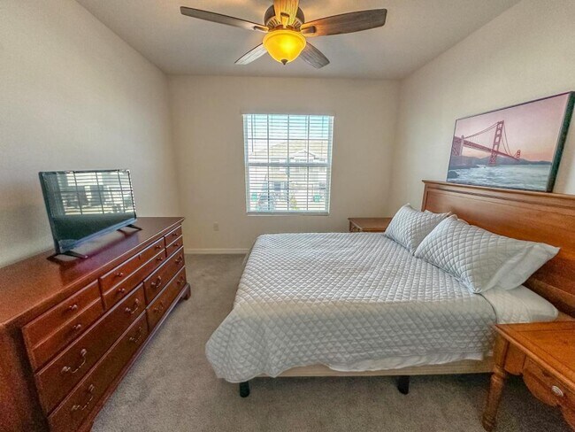 Building Photo - 5363 Pinecone Ct