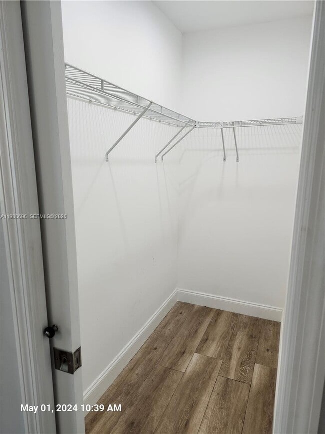 Building Photo - 1023 SW 12th Ct