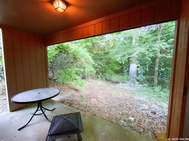 Building Photo - Rockwood Villas – Charming 2/2 Townhome Close to Everything!