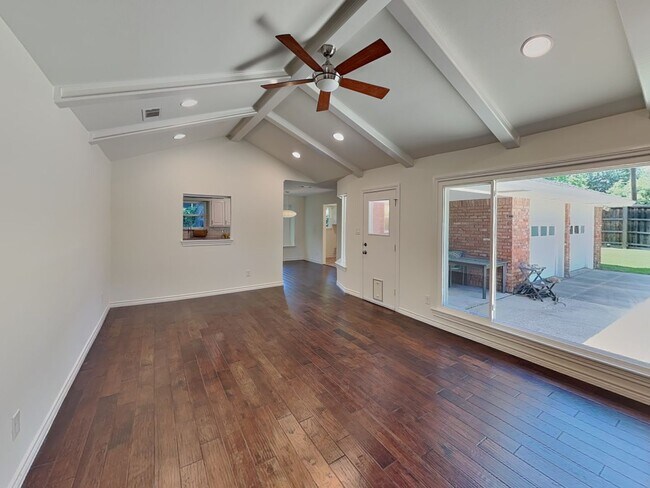 Building Photo - Style, Space & Sophistication in the Heart of Overton West!