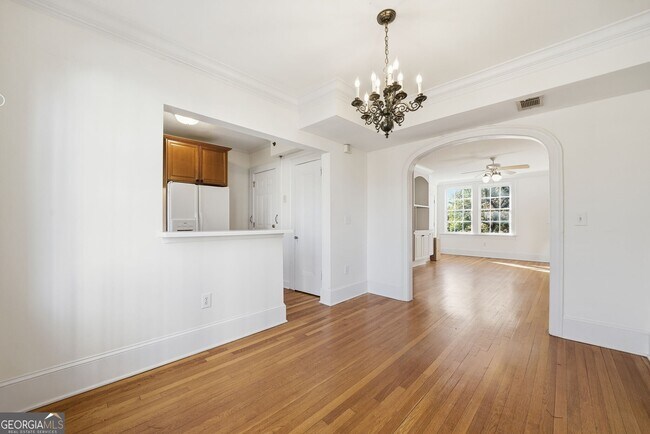 Building Photo - 2814 Peachtree Rd NW