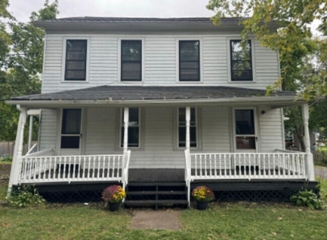 Building Photo - 105 W Hamilton St
