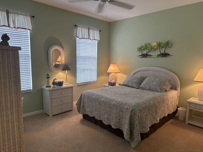 Building Photo - FURNISHED/TURNKEY 2+Den, 2 bath 1 car garage 1st floor condo in River Hall