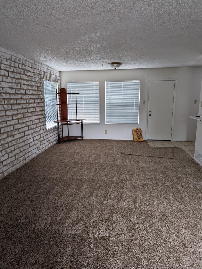 Building Photo - 1112 Zena Lona St NE