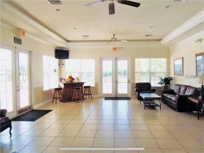 Building Photo - 6011 Skydale Way