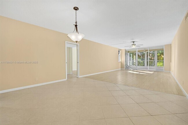 Building Photo - 933 Cypress Grove Dr