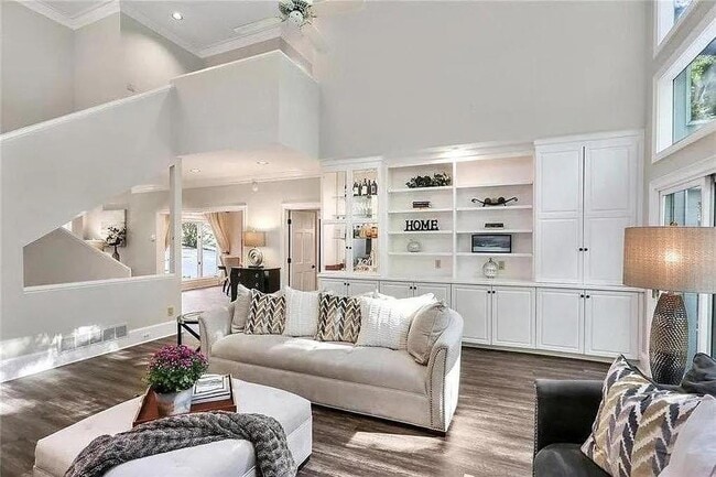 Building Photo - 930 Manchester Pl NW