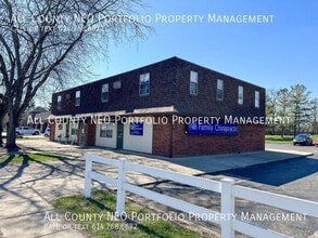 Building Photo - 1015 S Court St
