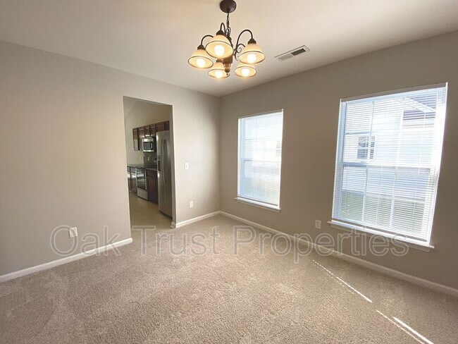 Building Photo - 237 Border Rd