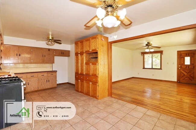 Building Photo - 4465 Red Bluff St