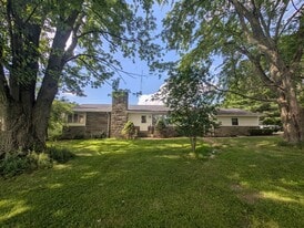 Building Photo - 225 E Mennonite Rd