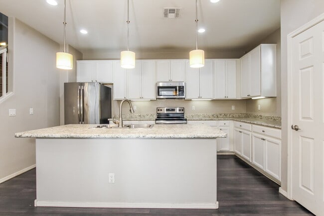 Building Photo - 16417 W Latham St