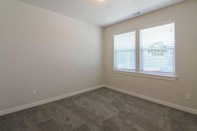Building Photo - 5038 W 28th Ave