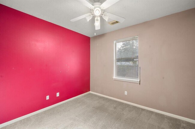 Building Photo - 7803 Blue Stream Ct